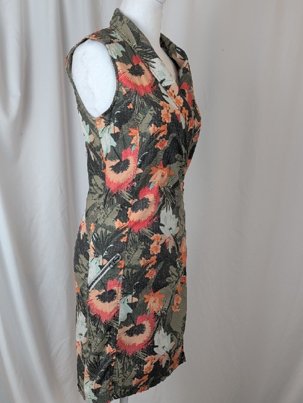 Bench Floral Wrap Mini Dress NWOT Side Zipper W/ Pockets XS - Picture 6 of 16